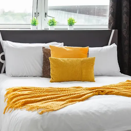 Stylish 2-Bed Retreat Steps From Emirates Stadium London Exterior photo