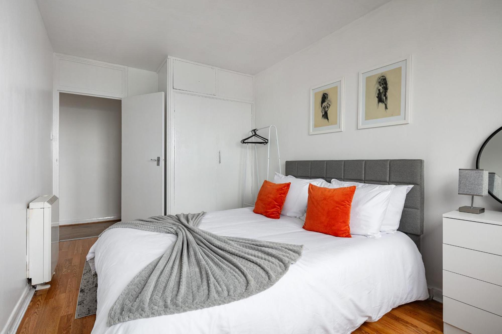 Stylish 2-bed Retreat Steps From Emirates Stadium Appartamento *